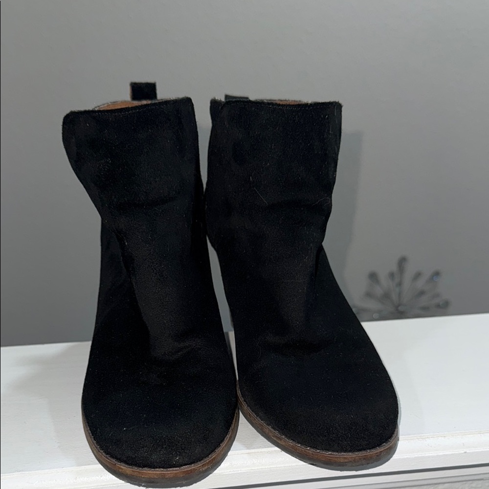 Lucky Brand Black Ankle Booties with Suede Finish